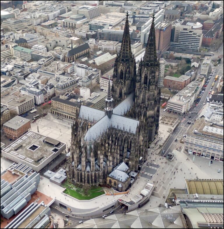 1280px Cologne Cathedral aerial east | Prague.bio